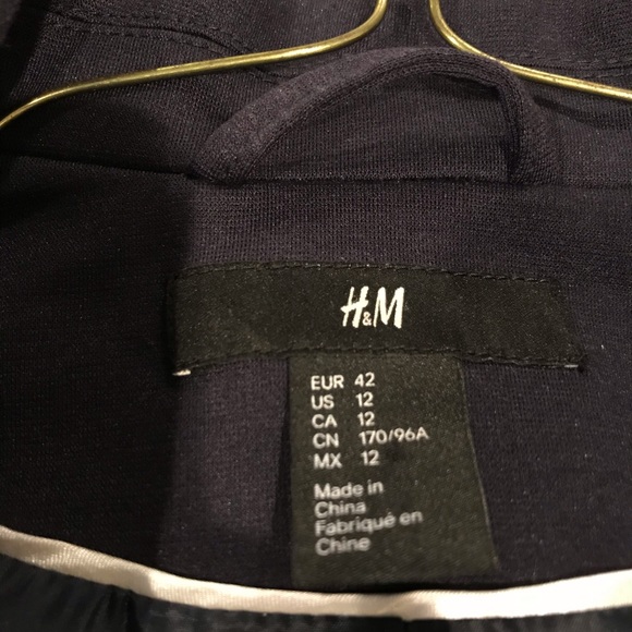 H&M blazer size 12. - Picture 2 of 2
